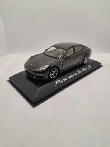Miniatura Porsche Panamera Turbo S - Escala 1/43 - Minichamps