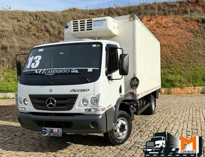 MB 1016 Baú Refrigerado Ano 2013 único dono 