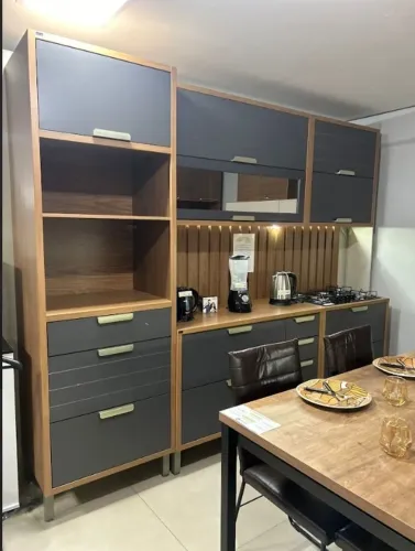 Armário de Cozinha Moderno e Elegante