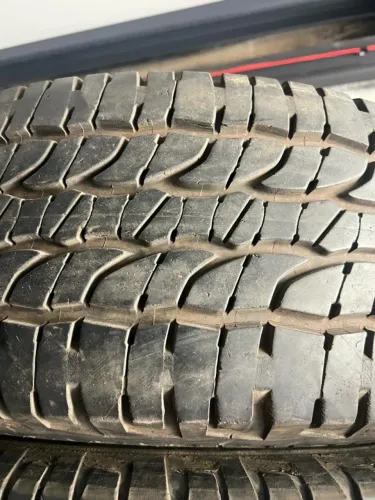 Pneu 265/65/17 Michelin  93 % Vida