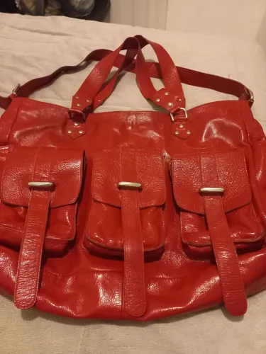 Bolsa Vermelha de Couro com Bolsos