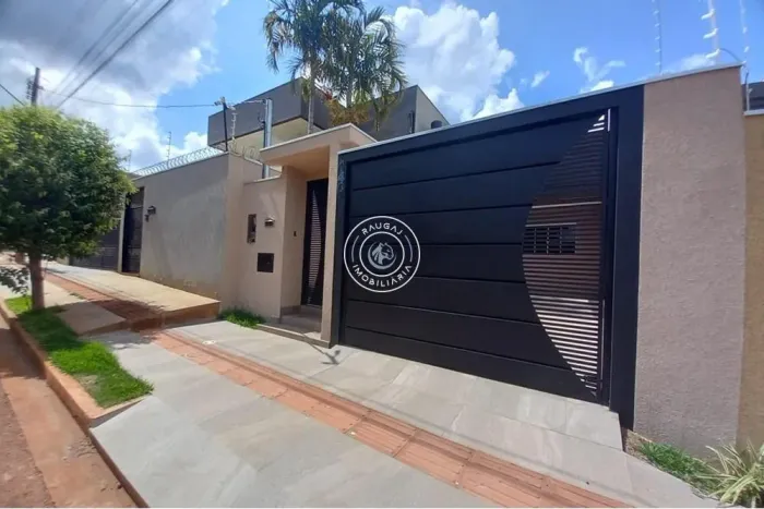 Casa à Venda no Bairro Monte Castelo  03 quartos e quintal! Aceita financiamento! REF: -12