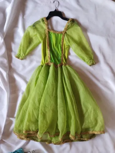 Lindas fantasias feminino e masculino impecáveis 