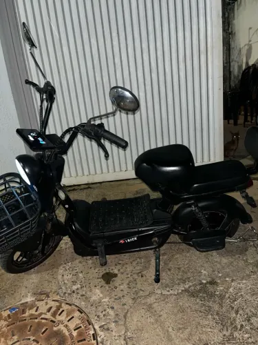 Scooter Elétrica Eletrick 600W Preta