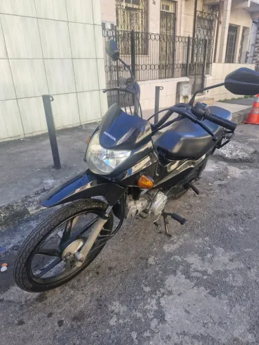 Moto boa e barata