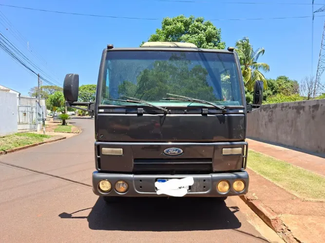 Ford carro 815 ano 2011/2012