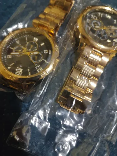 Relógio masculino dourado 