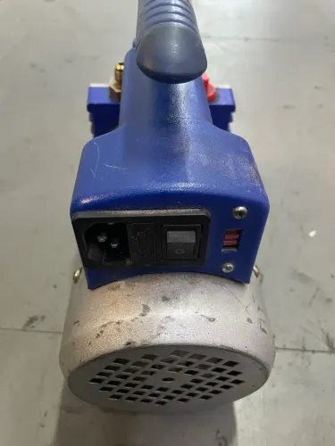 Bomba de vácuo estágio simples  para refrigeração 3cfm bivolt