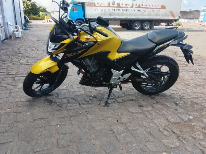 Vendo cb twister 300f troco em carro