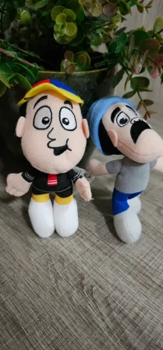 Dupla Chico+ Seu Madruga ( Pelúcias Oficiais da Turma do Chaves ) 13cm de altura 