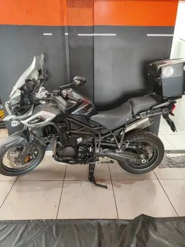 Tigger 1200 XCA Com baús originais.