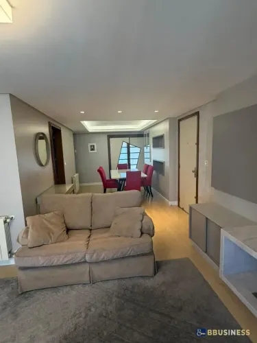 Apartamento à venda com 3 dormitórios, sendo 1 suíte, 2 vagas, São Pelegrino, Caxias do Su