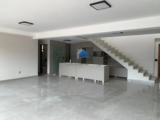 Cobertura para Locação em Nova Friburgo, Braunes, 4 dormitórios, 3 suítes, 4 banheiros, 2 