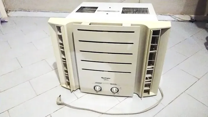 Ar condicionado Springer semi-novo para você !