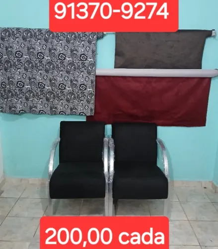 Poltronas em suede com braços de alumínio 