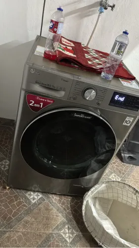 MÁQUINA LAVA E SECA LG