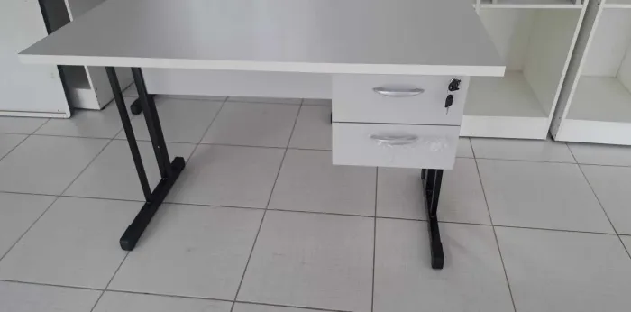 Mesa para escritório 