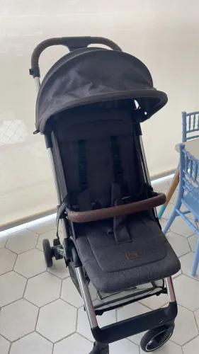 Carrinho de bebê de passeio