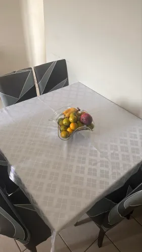 Mesa de Jantar com Vidro 10mm | 1,30x1,30 | Base em Laca Preta