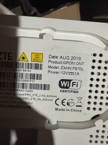 ZXHN F670L 33 unidas com fonte