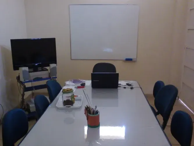 Mesa de reunião 8 lugares 