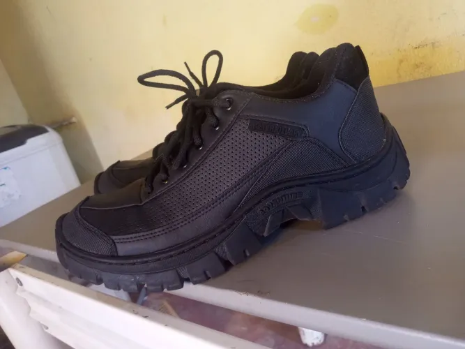 Bota cartepilar adventure com CA n42 cor preta 