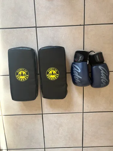 Kit Luvas + Apaeadores