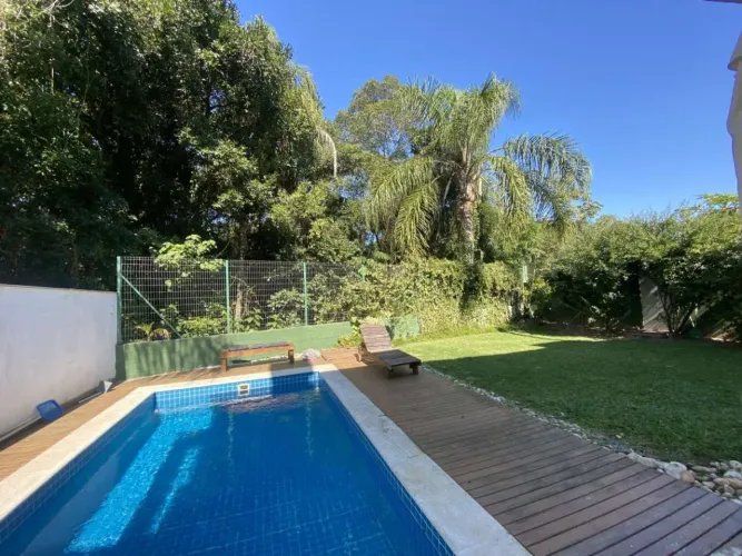 Casa para Locação em Florianópolis, JURERE, 5 dormitórios, 4 suítes, 6 banheiros, 2 vagas