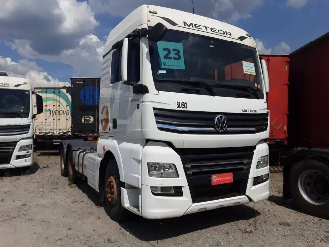 Volkswagen 29.520 Meteor 29.520 6x4 2p (diesel)(E5) 2022/2023 Vamos Seminovos Pinheirinho