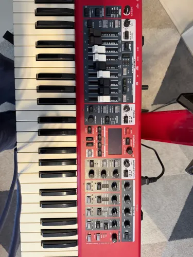 Teclado Nord Electro 6D