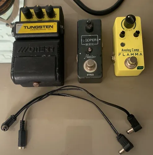Vendo/Troco Pedais e Cubo de Guitarra