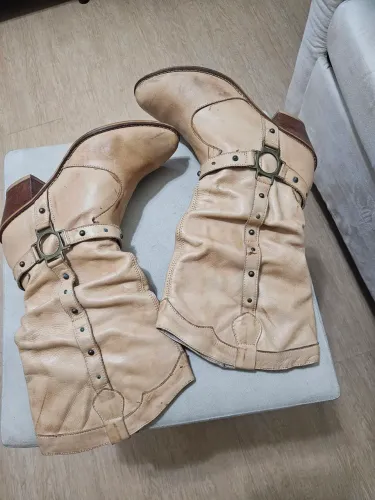 Bota de couro, tamanho 38