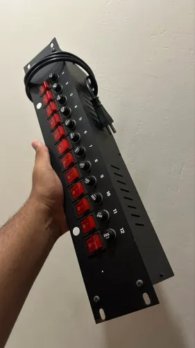 Vendo Mesa chaveadora 12 tomadas
