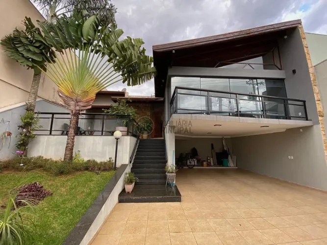Sobrado para venda com 360 m² e 3 quartos em Jardim Estoril, Bauru - SP