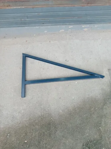 Mão francesa para telhado