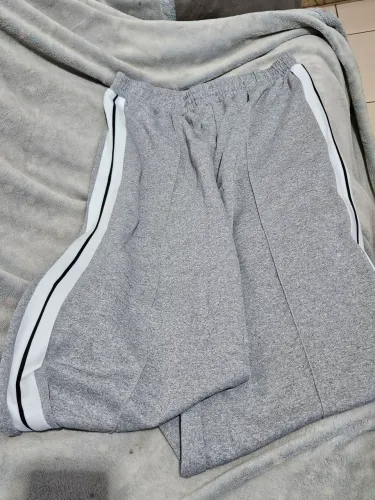 Calça De Moletom Reta Com Listras Laterais De Contraste
