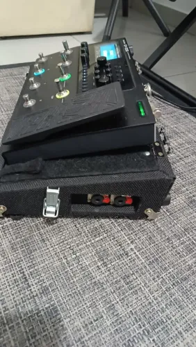  Pedalboard Case Maleta Articulado com pistão mais elétrica para Pedaleira Preto