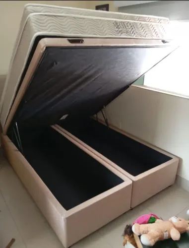 Cama box com baú Queen size bege molas ensacadas 