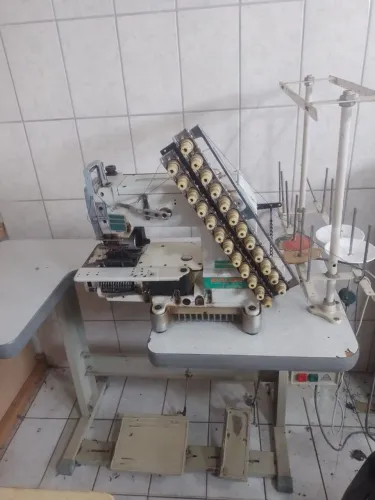 Maquina de costura (máquina de cós)