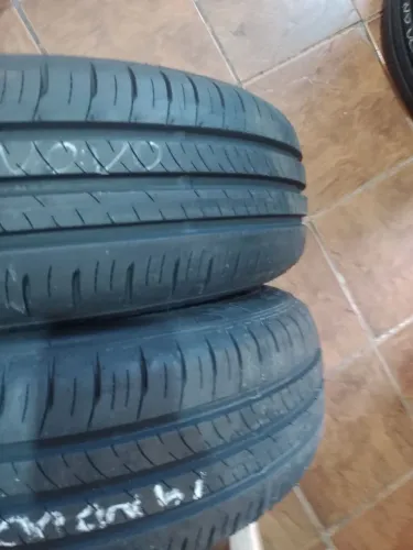 2 pneus 175 65 14 Dunlop esanave