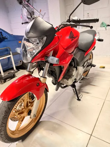 Cb300 2015 super conservada e totalmente revisada