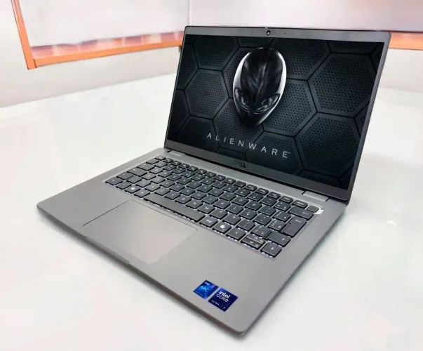 Notebook Dell Latit Core ULtra 7 /  BIOME/ 1 TERA NVME/ TA 120 HZ
