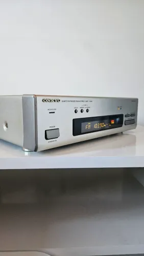 Tuner Sintonizador Onkyo T-422M FM Expandido (76-108 MHz) + Auto Transformador 100V/220V