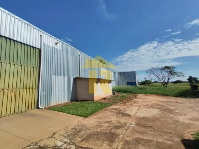 Barracão Comercial à Venda em São José do Rio Preto-SP, Bairro Estância Alto Giro: 1 Sala,