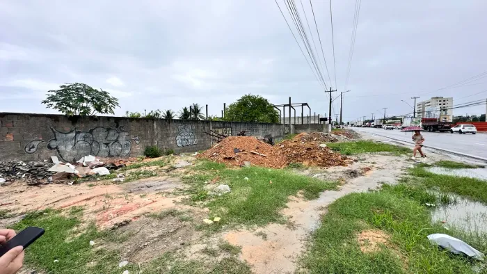  Vendo área na Via expressa com 1.680