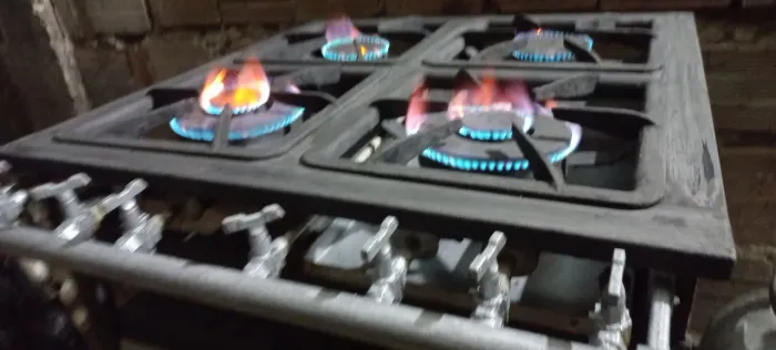 Fogão industrial 4 bocas com forno $800