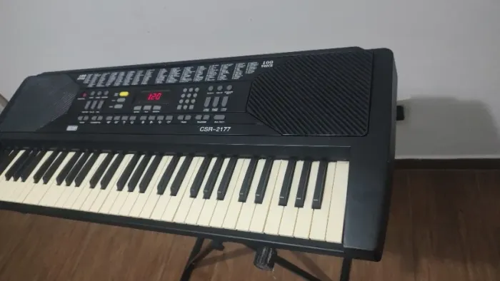 teclado csr 2177 em ótimo estado , padrão novo funcionando perfeitamente 