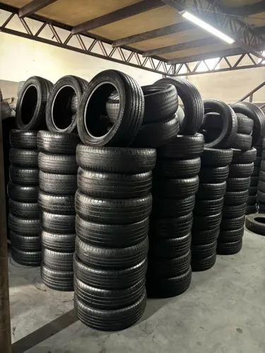 Lote de pneus aro 14 e 15