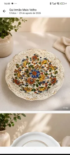 Objeto de decoração em porcelana antiga
