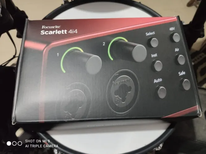 Focusrite Scarlett 4I4 4th generation, dentro da caixa!